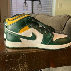 Jordan kids size 3